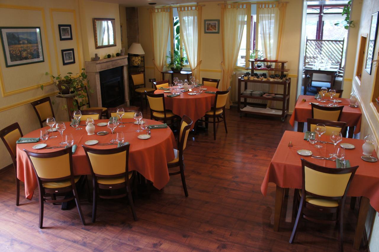 Châteaumeillant Hotel Restaurant La Goutte Noire חדר תמונה
