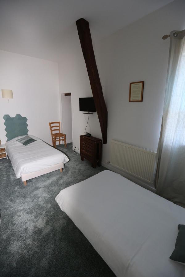 Châteaumeillant Hotel Restaurant La Goutte Noire מראה חיצוני תמונה