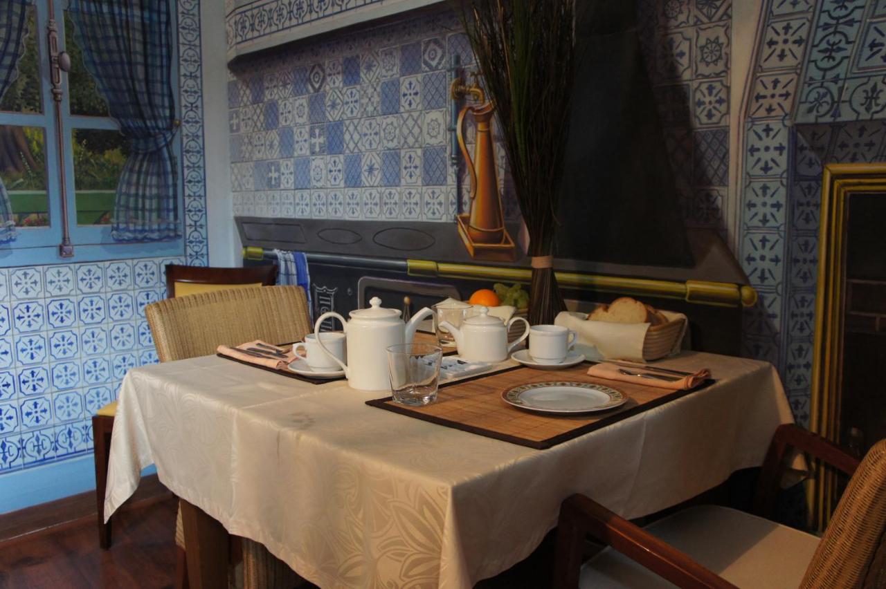 Châteaumeillant Hotel Restaurant La Goutte Noire מראה חיצוני תמונה